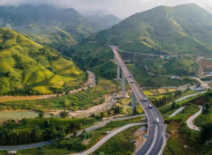 CẨM NANG DU LỊCH LAÒ CAI 2026